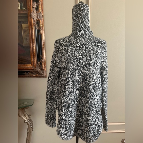 Treasure & Bond Black White Marled Chunky Knit Turtleneck Sweater Size Medium - Picture 4 of 8